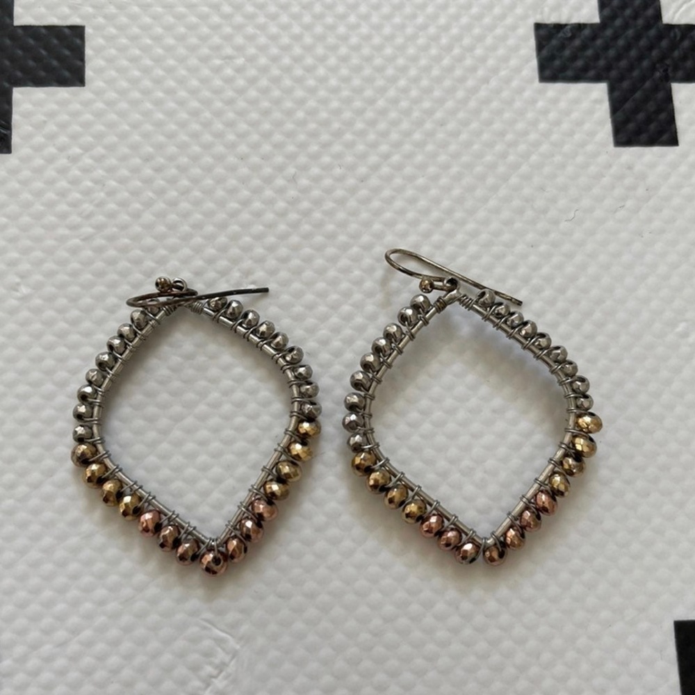 Stella & Dot Dangle Earrings